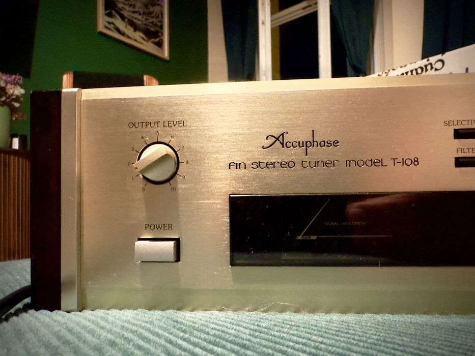 Accuphase T-108  (230V) + pilot + instrukcja + oryginalny karton