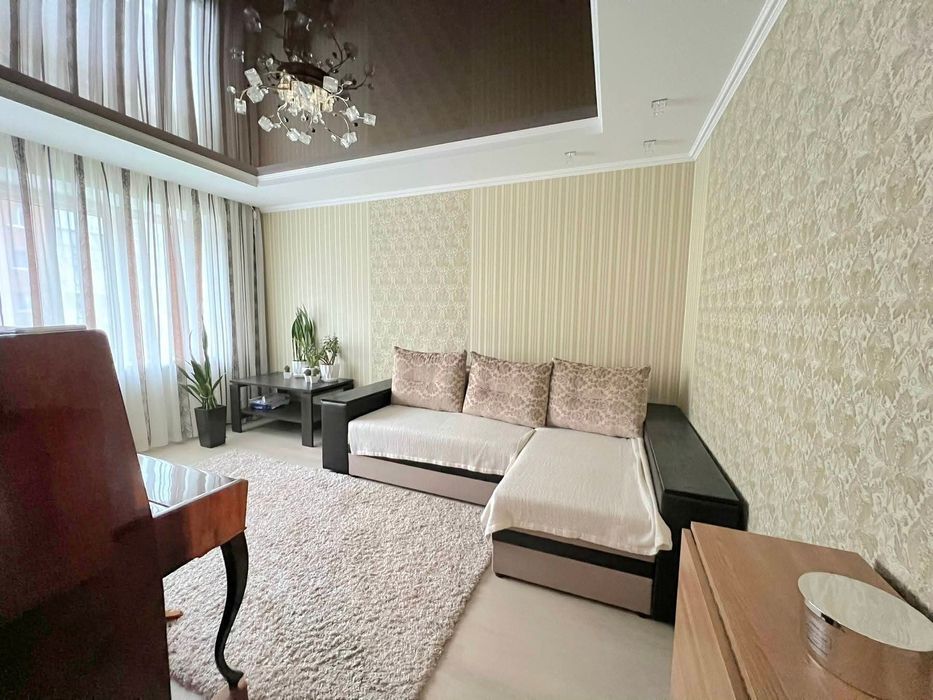 Продам 2-кім квартиру на другому поверсі