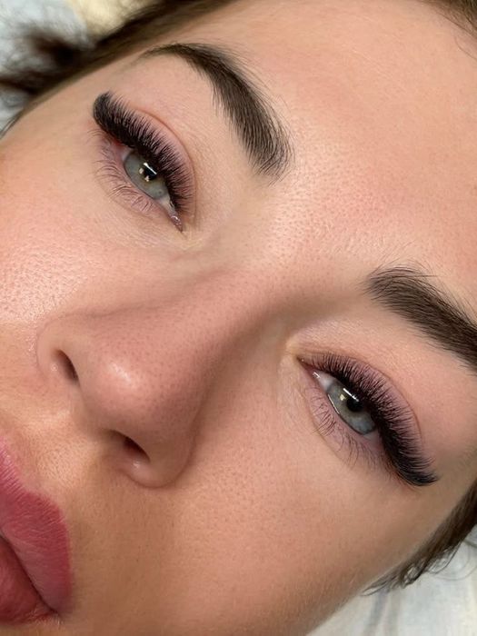 Нарощення вій від 500 грн