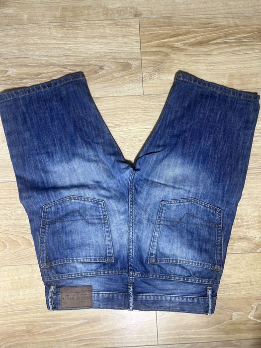 Krotkie spodnie jeansowe Esprit