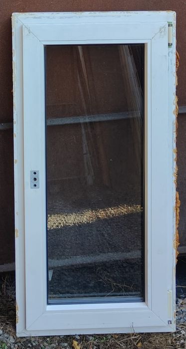 Okno białe PCV 130x38,140x130,64x142,147x144,150x140,178x139