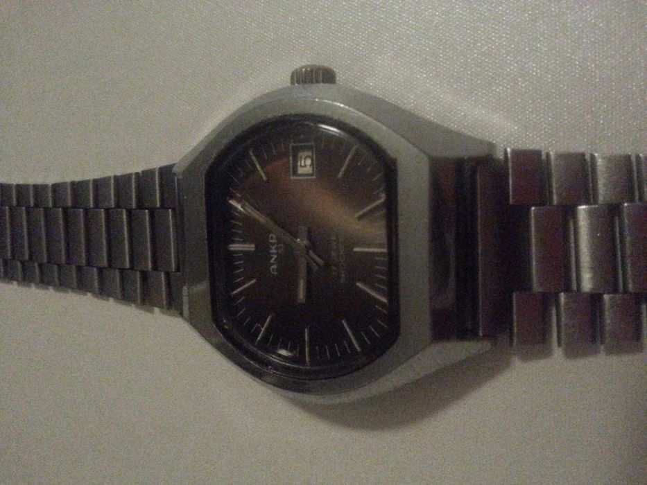 Zegarek mechaniczny z datownikiem Ankra 53.