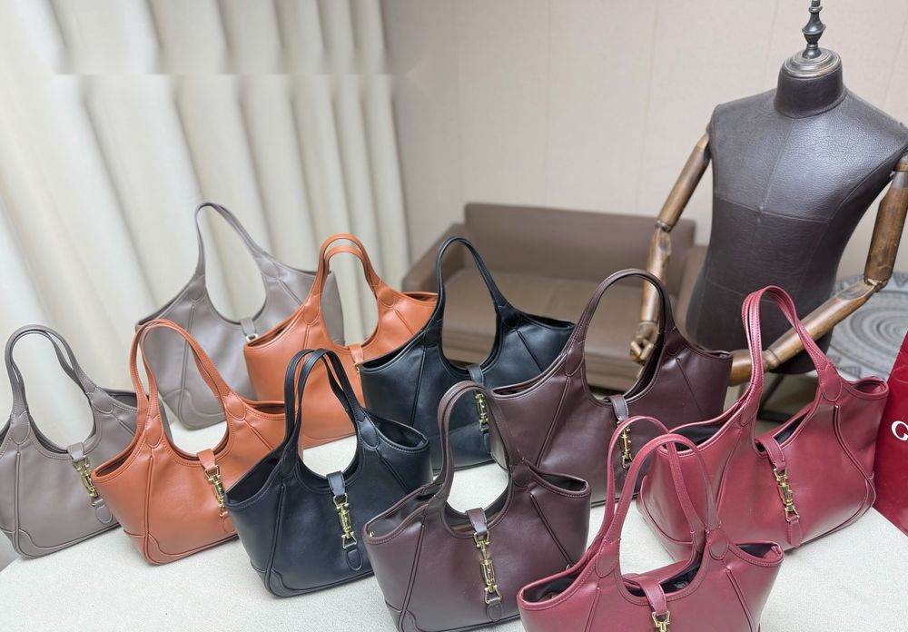 GCC Жіноча сумка-шопер 35x20 Louis Vuitton