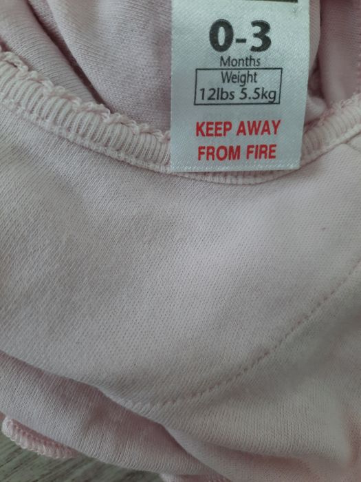 Paka ubranka dla dziewczynki dziewczęce rozmiar od 0-3 miesiący+gratis
