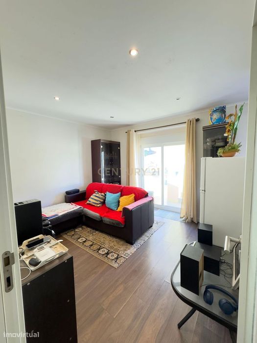 T2 Remodelado, com Logradouro privado com 45m2,  no Pragal em Almada! — Almada, Cova Da Piedade, Pragal E Cacilhas, Setúbal