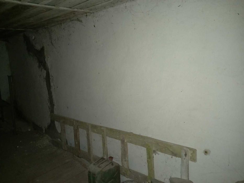 Продається гараж смт.Гусятин