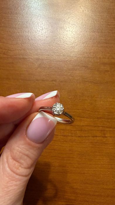 Pierscionek zareczonowy  z diamentem roz 12 Apart