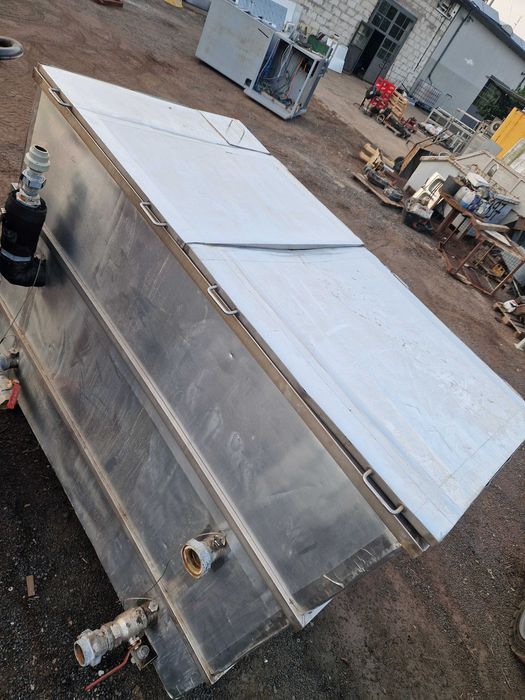 Zbiornik izolowany INOX 2M X 1M X 1.4M