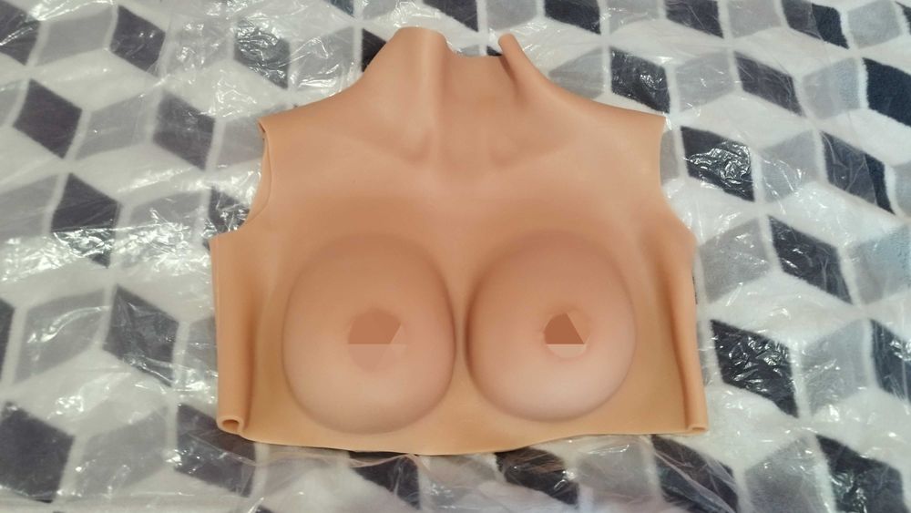 Накладная силиконовая грудь чашка В СИЛИКОН наполнитель