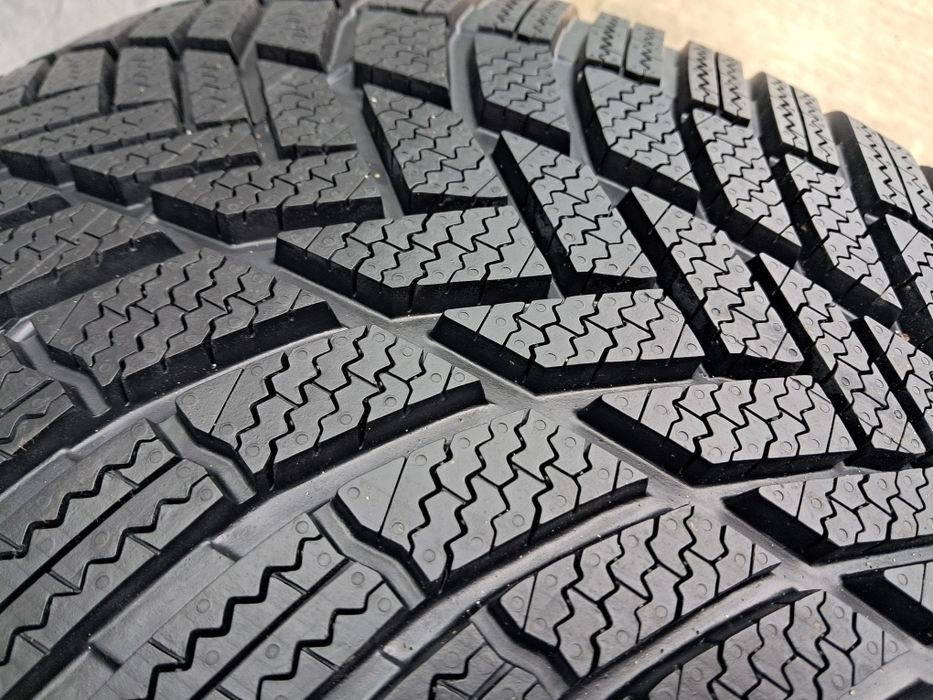 Резина зимова, НОВА, 285/45 R19 Bridgestone Blizzak LM005 (арт. 15004)