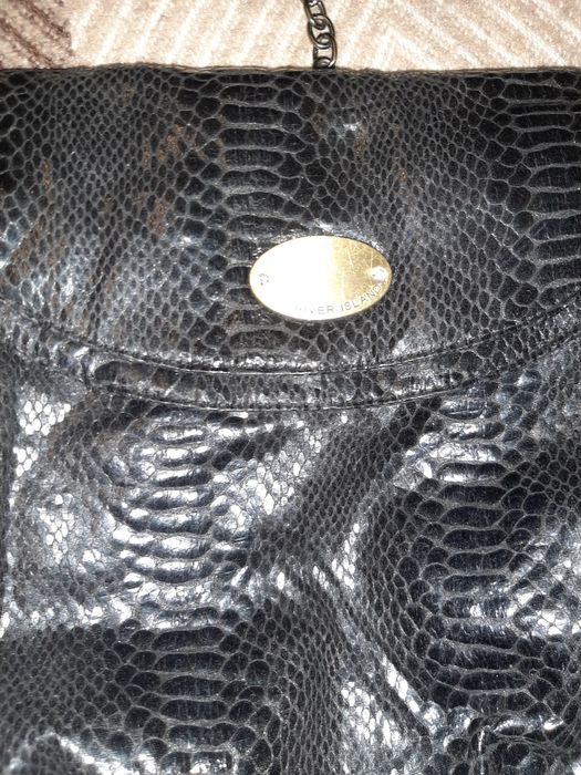 Продам вместительную сумку на цепочке английской фирмы River Island.