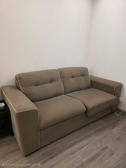 Sofá 3 lugares creme