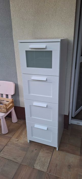 Sprzedam szafkę z szufladami