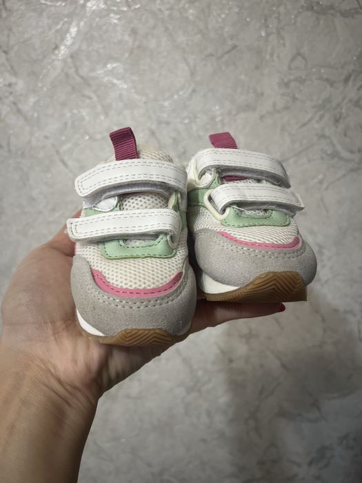 Кросівки для дівчинки нові primark 19 розмір