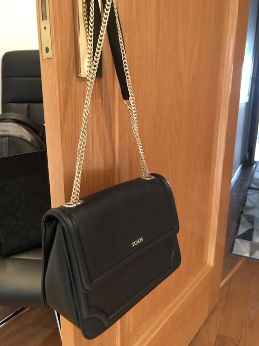 Mala TOUS preta com corrente Dourada ORIGINAL