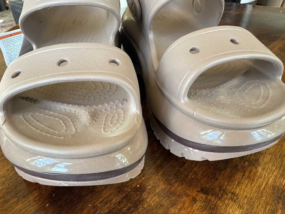 Sandały CROCS W9 nowe Mega Crush