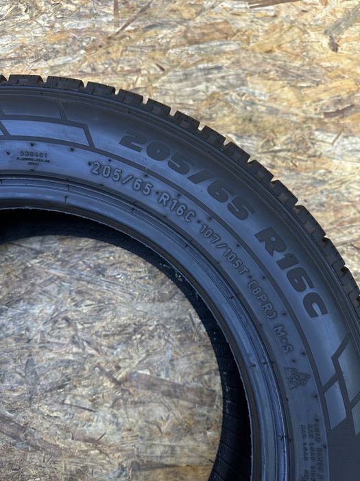 Пара шин 205/65R16C 107/105T PIRELLI CARRIER WINTER.гума резина шини