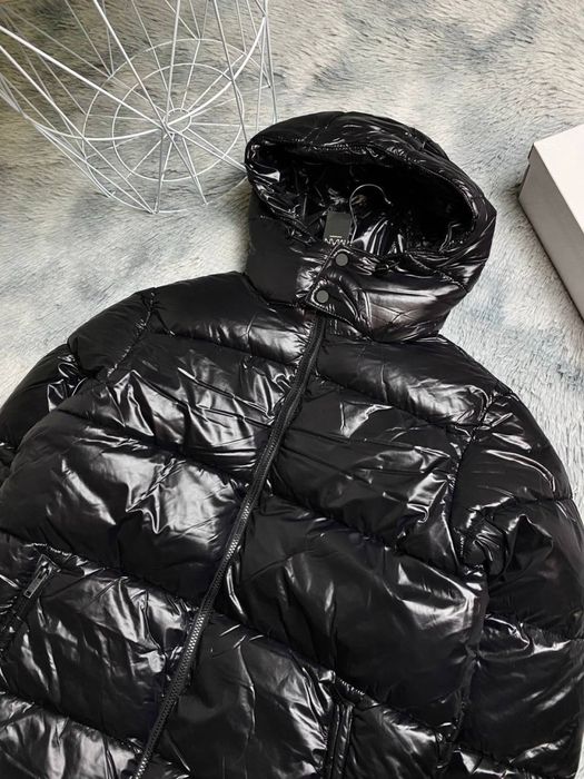 Мужской глянцевый дутый пуховик чёрный  Boohoo