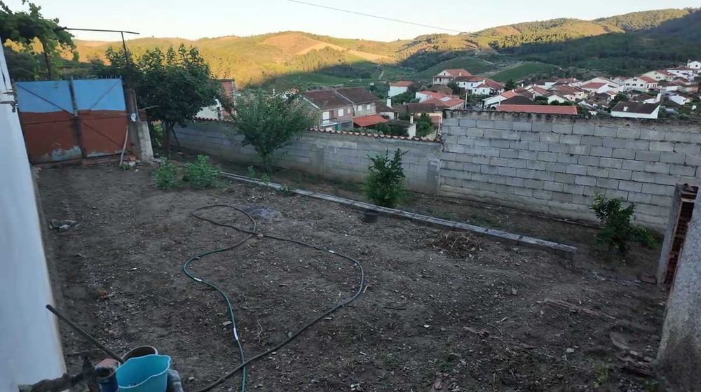 Moradia T5 Térrea Quintal e Lagar – Monfebres, Murça (Vila Real)