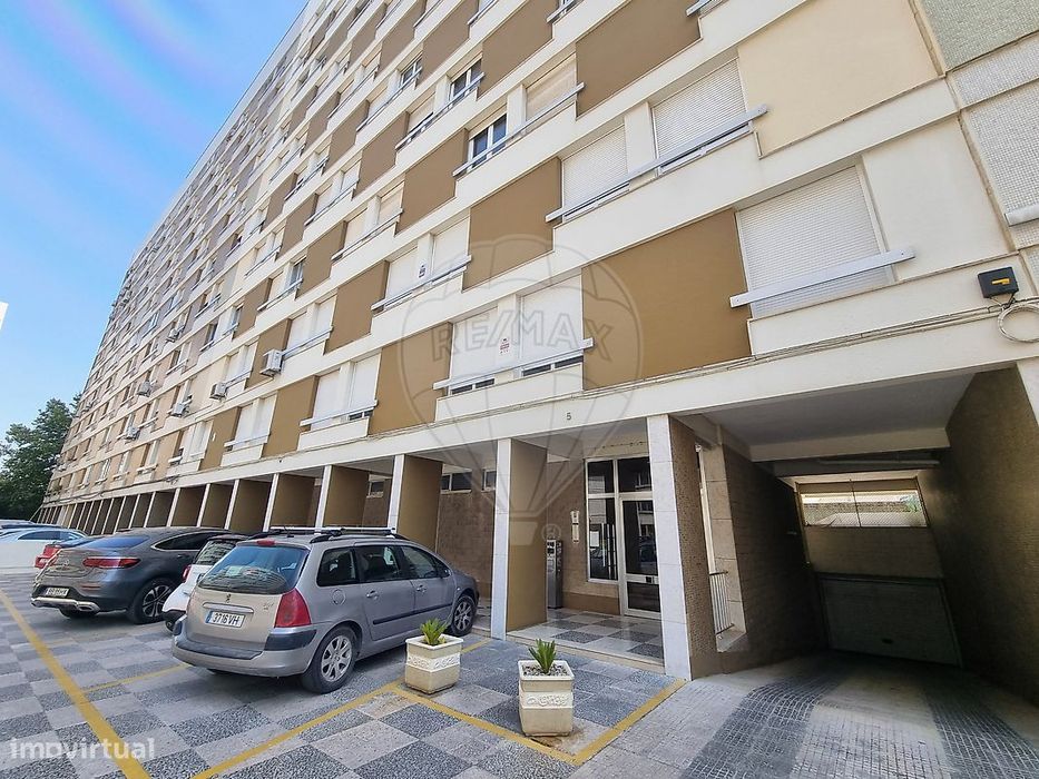 Apartamento T4 para arrendamento