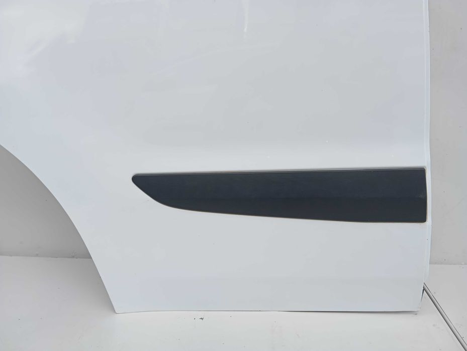 Ford Transit Courier – Drzwi przesuwne prawe E94-11