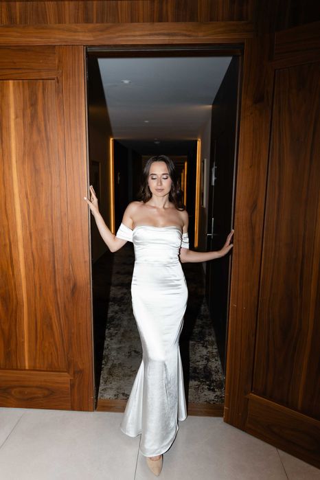 Продам весільну сукню