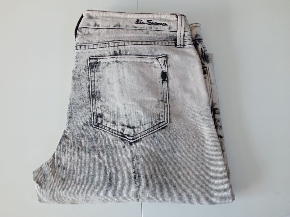 Sprzedam jeansy r. 32/34