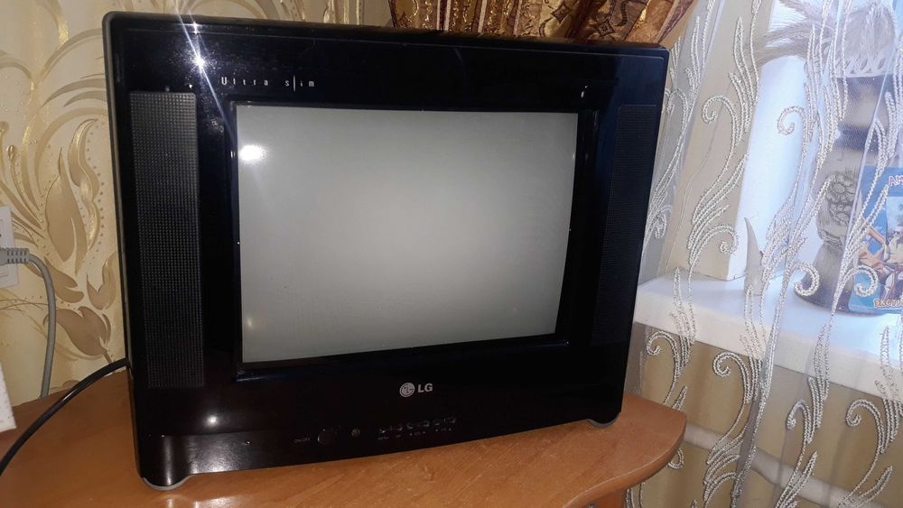 Продам телевізор LG 14FU7RB-T2