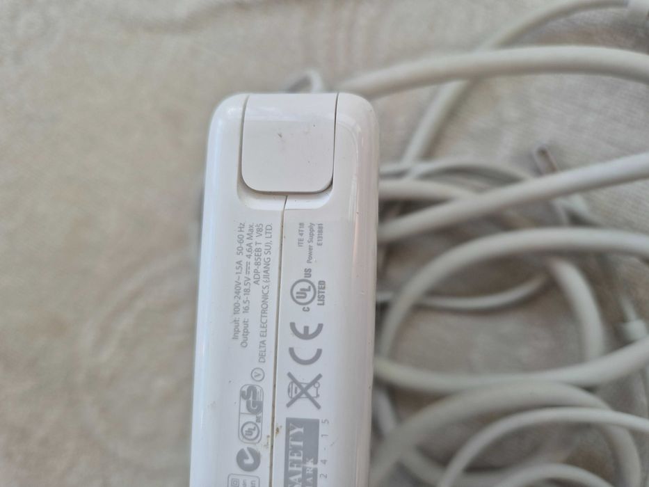 Carregador da Apple  Macbook Magsafe 4,6A 85W original, sem anomalia