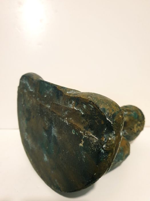 Antiga escultura de Buda japonês em ferro de fundição pintado + dourad