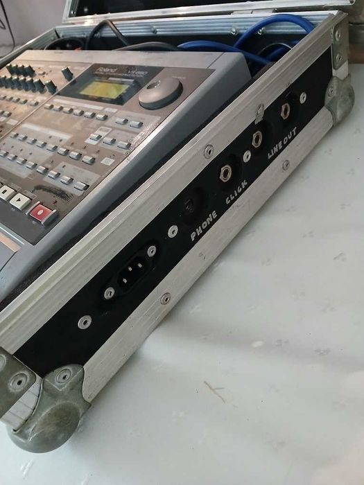 Cyfrowe studio nagrań Rejestrator wielościeżkowy Roland VS880