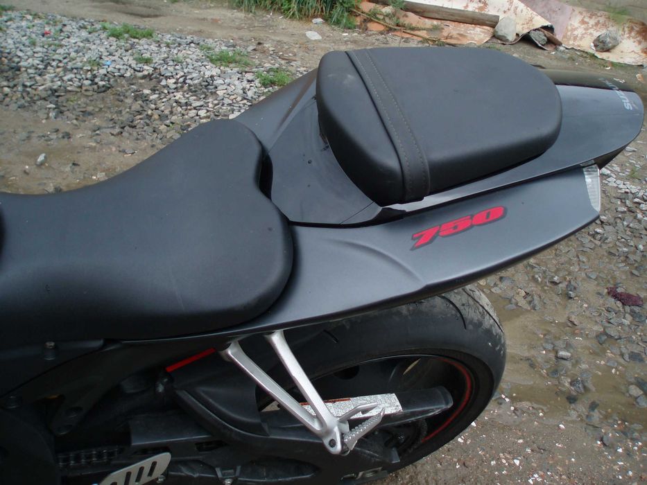 suzuki GSX-R750 спорт