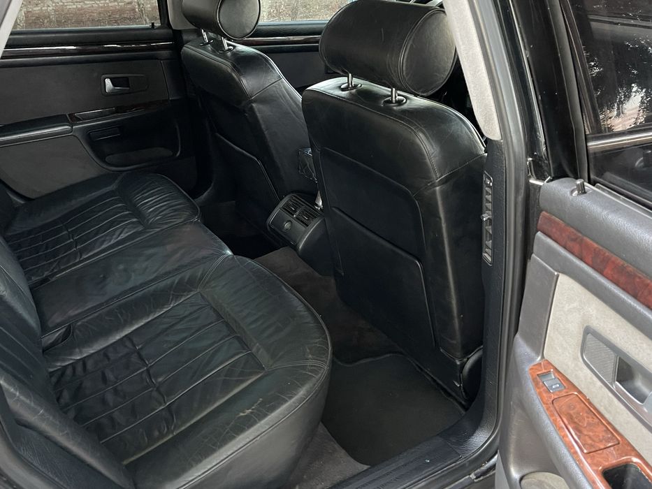 Audi A8 3.7 газ/бенз автомат