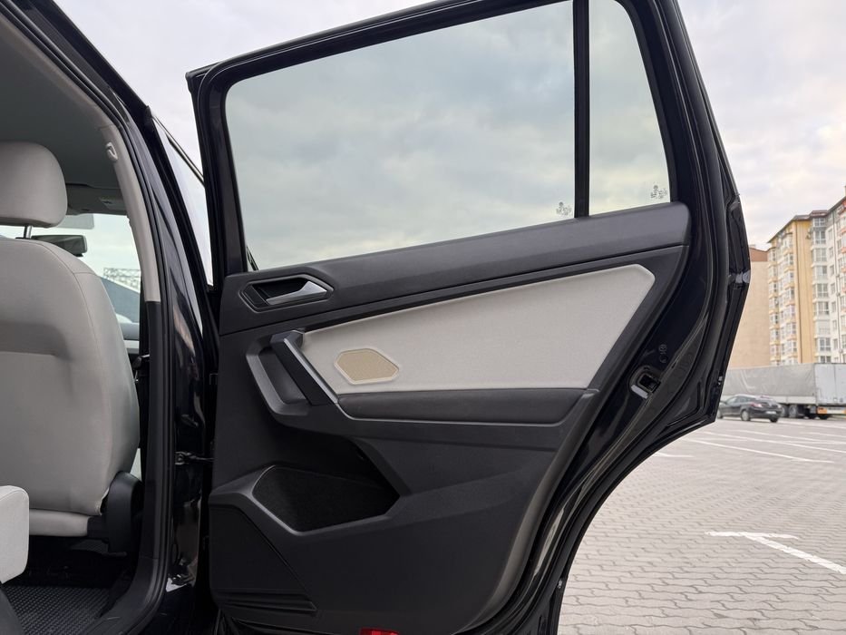 Volkswagen tiguan 2020 рік