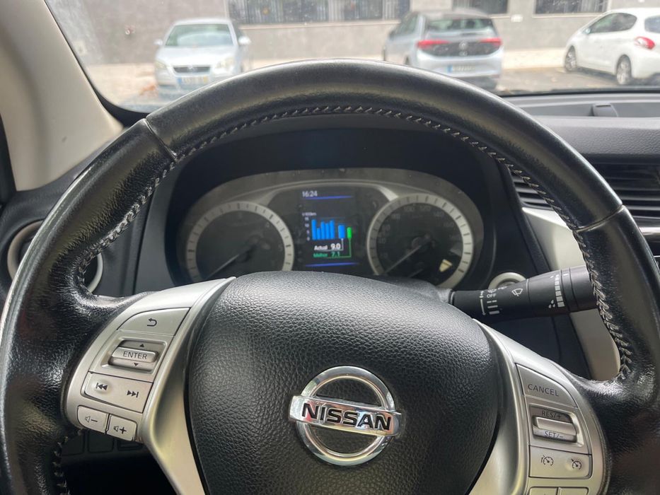 Nissan Navara D23