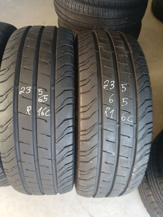 4 pneus 235 65 r16C Continental