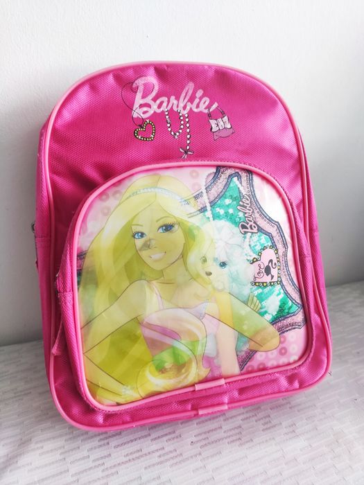 Mały lekarz i plecak Barbie