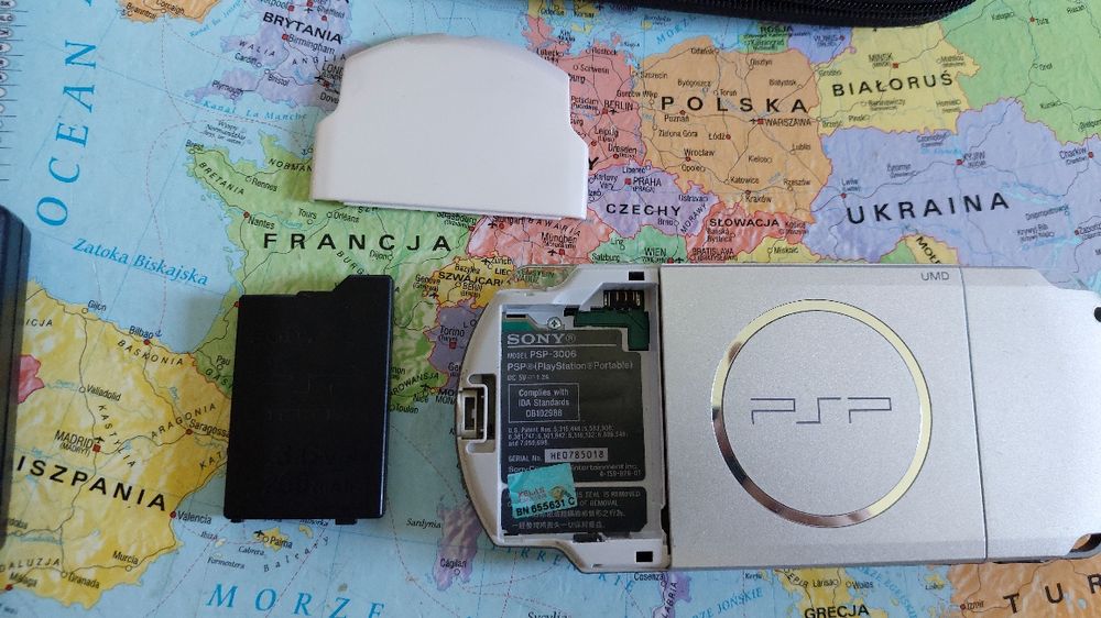 Konsola sony psp 3006 (3004) Mystic Silver 4gb 19 gier