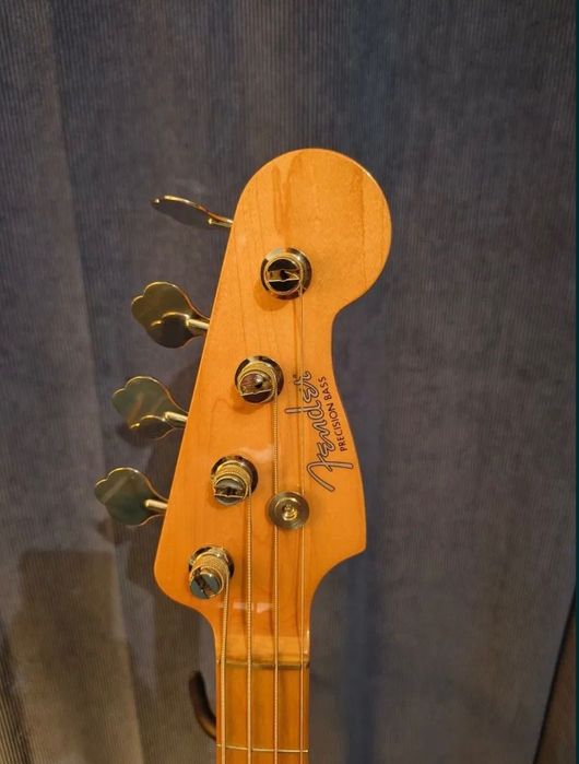 Fender precision bas pink Floyd