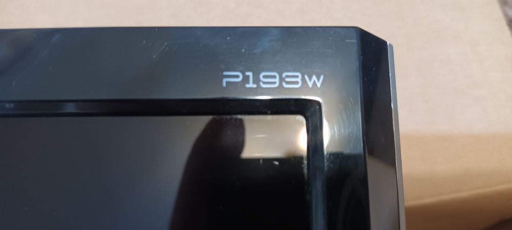 Монитор Acer P193W 19 дюймов в рабочем состоянии!