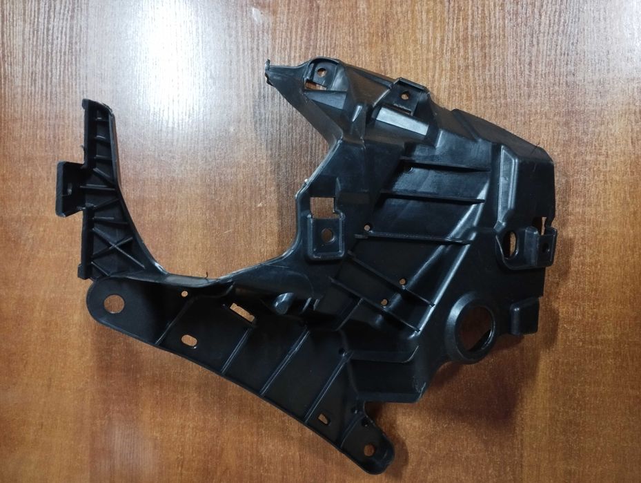 BMW X5 F15 X6 F16 кріплення крила 51647294543 кронштейн 51647294544