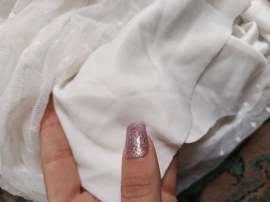 Сукня біла в сіточку