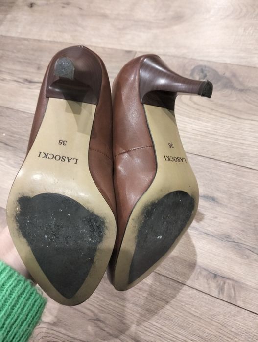 Czółenka na obcasie