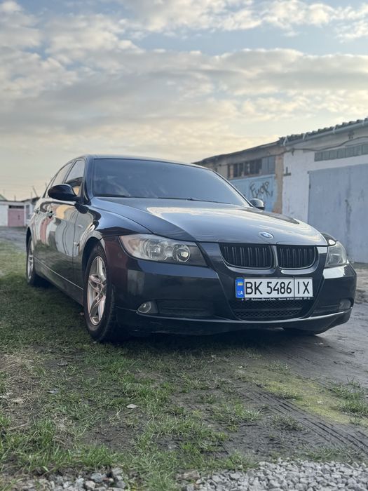 Продам БМВ Е90 седан