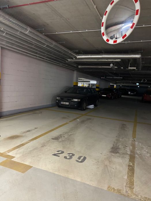 Miejsce parkingowe do wynajęcia – ul. Grochowska 207