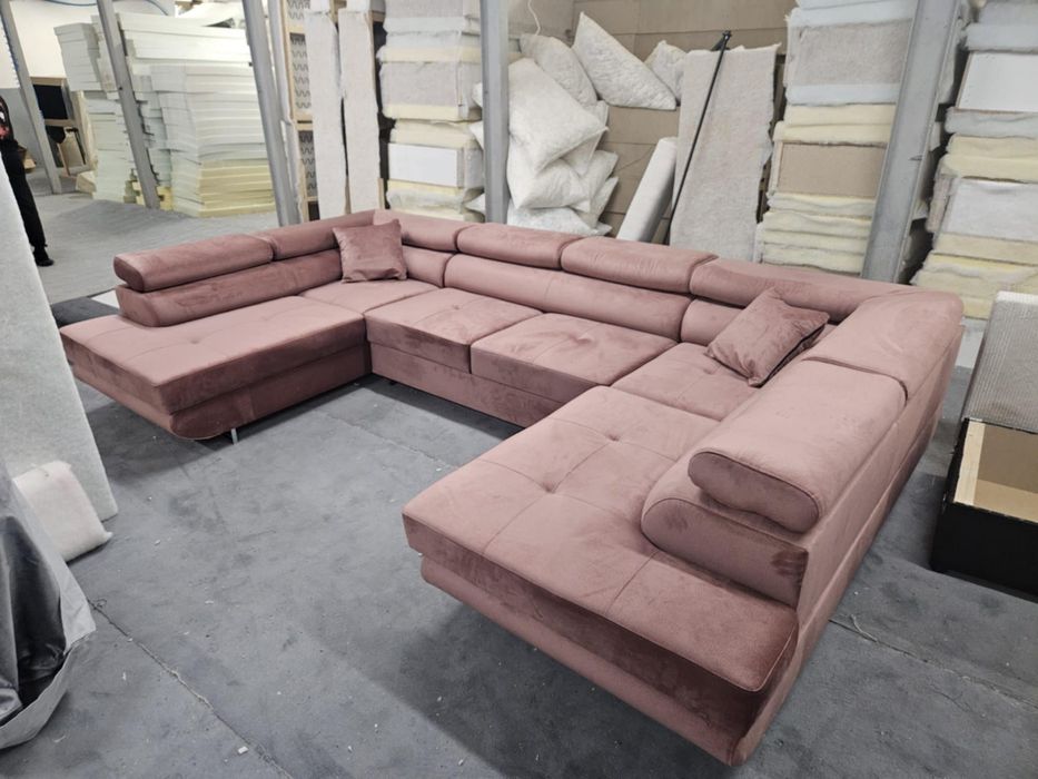 Narożnik U z funkcją spania, pojemnikiem  Regulowane zagłówki