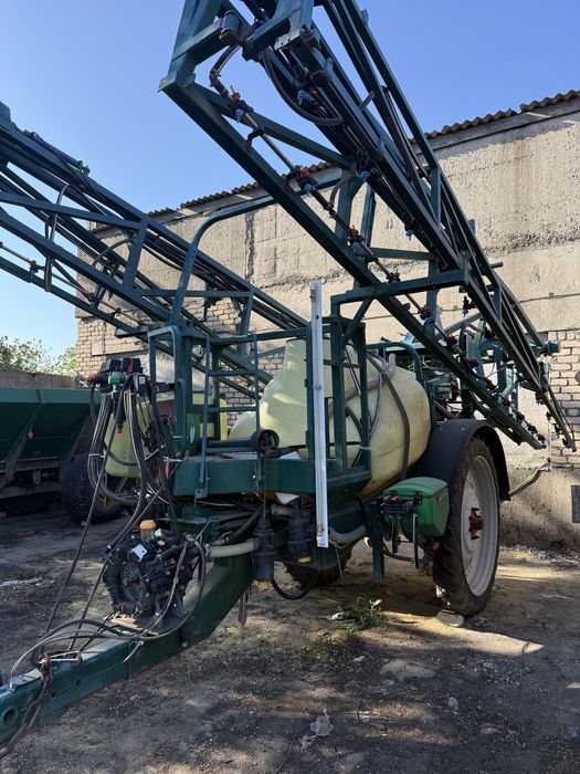 Оприскувач причепний