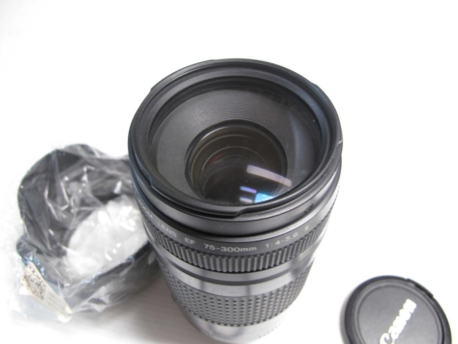 Canon 75-300 SÉRIE III completa com filtro e para-sol