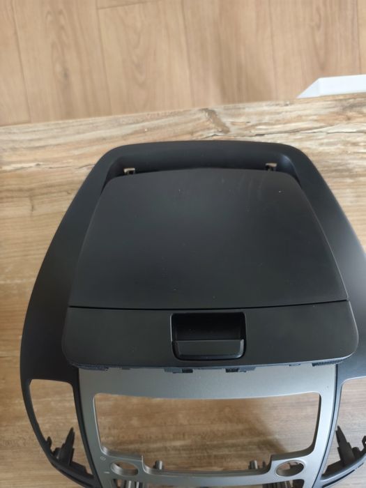 Ramka do radia ze schowkiem, Hyundai i30 2008r oryginał