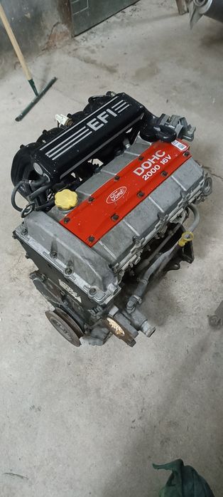 Motor ford escort rs 2000